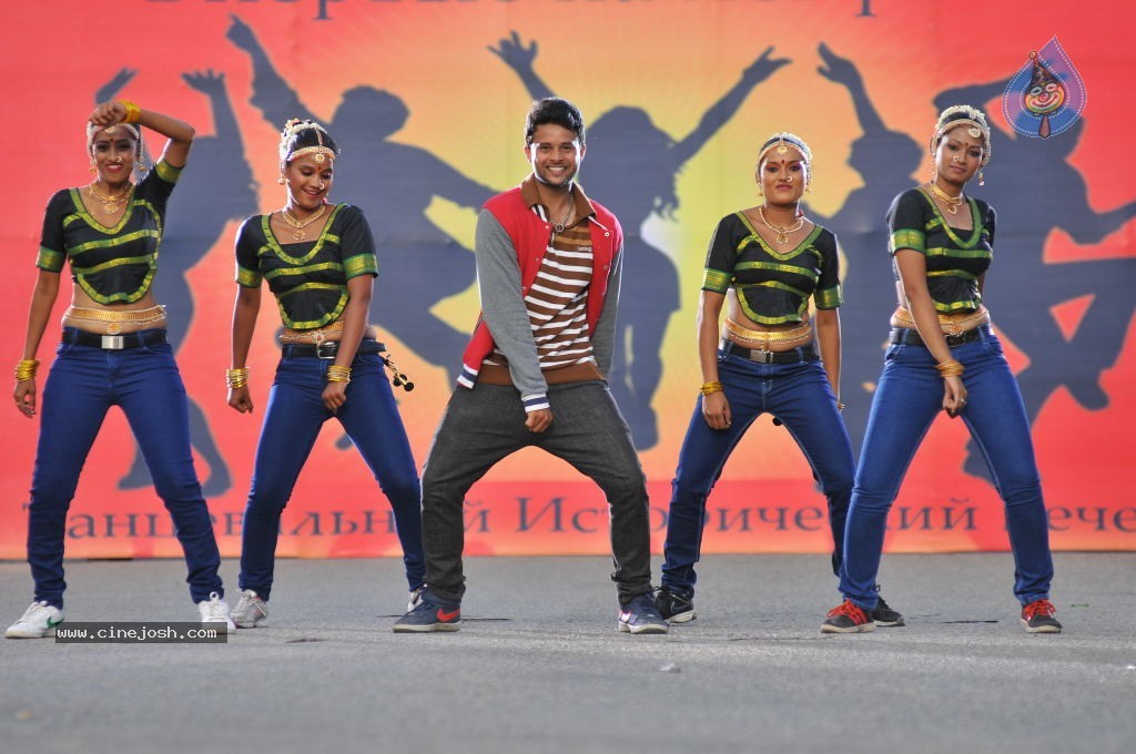 Gallo Telinattunde Movie Stills n Walls - 26 / 64 photos