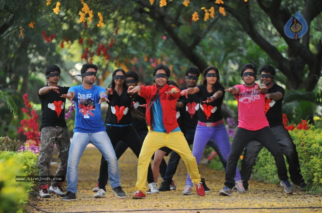 Gallo Telinattunde Movie Stills n Walls - 30 / 64 photos