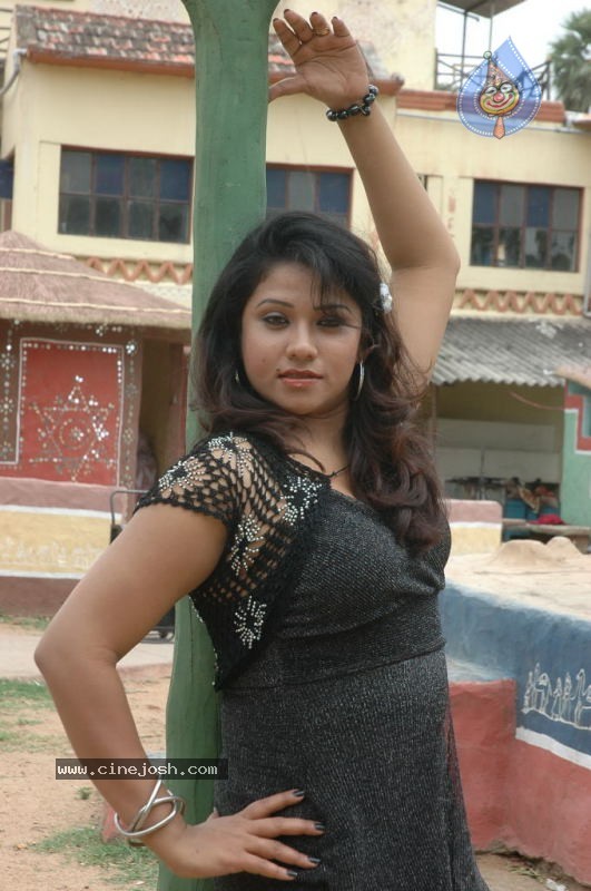 Gandhara Golam Movie Stills - 3 / 34 photos