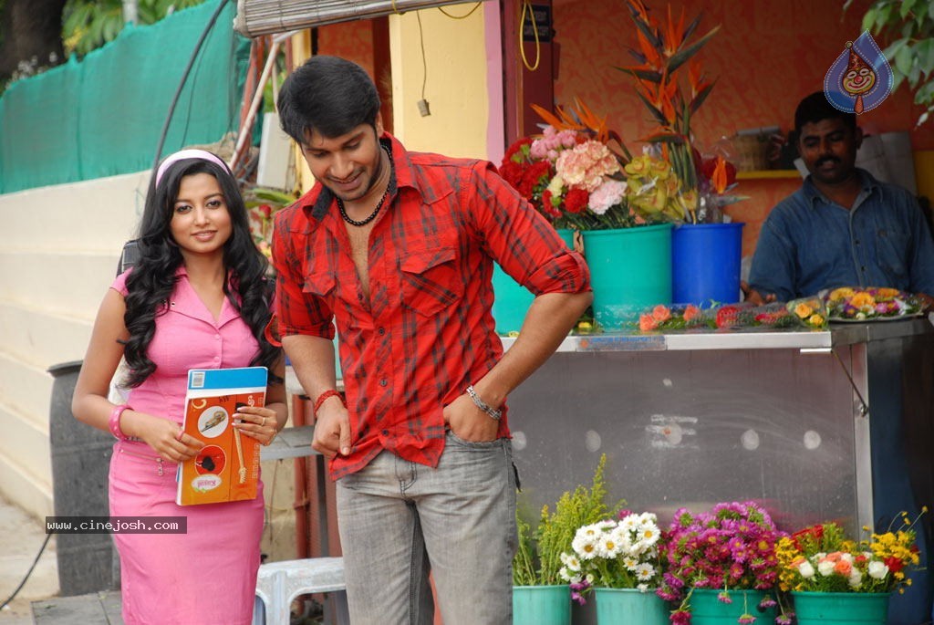 Gandhi Kanakku Tamil Movie Stills - 50 / 72 photos