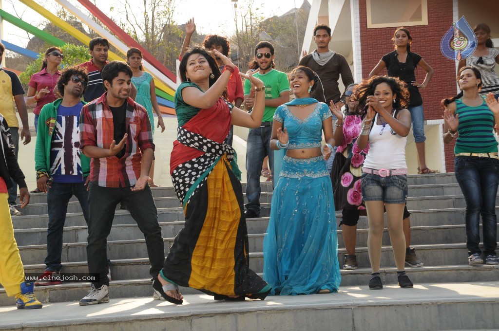 Gandikotalo Movie Stills - 16 / 129 photos