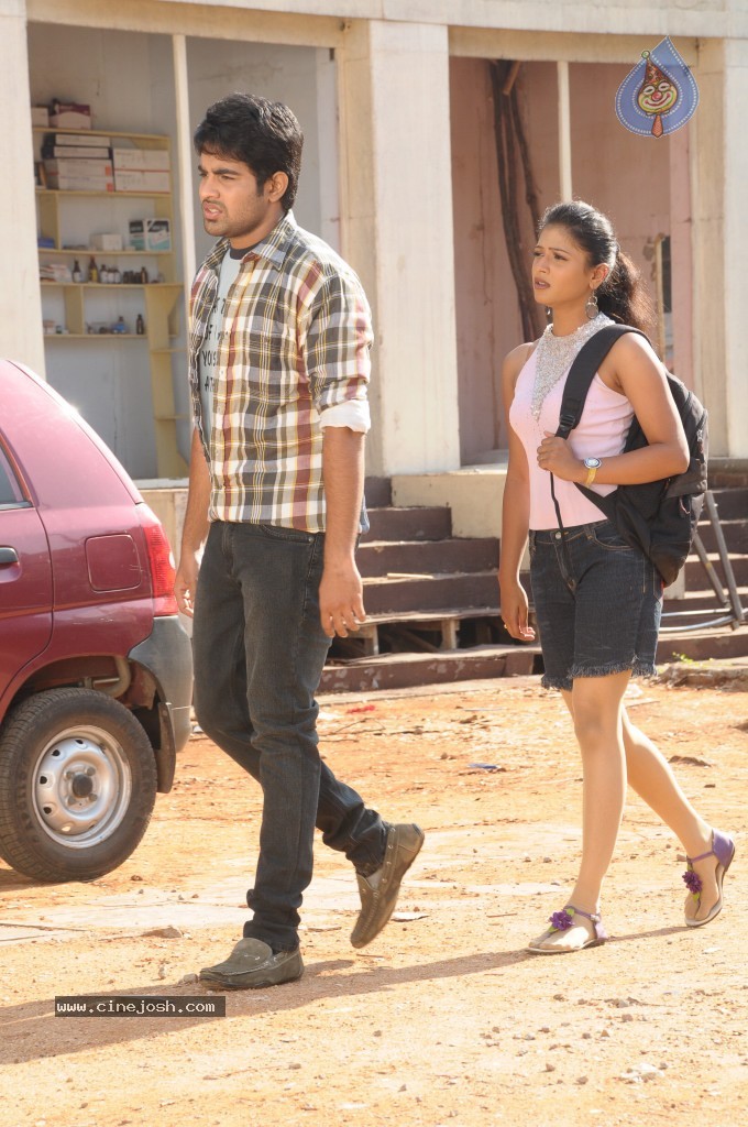 Gandikotalo Movie Stills - 21 / 129 photos