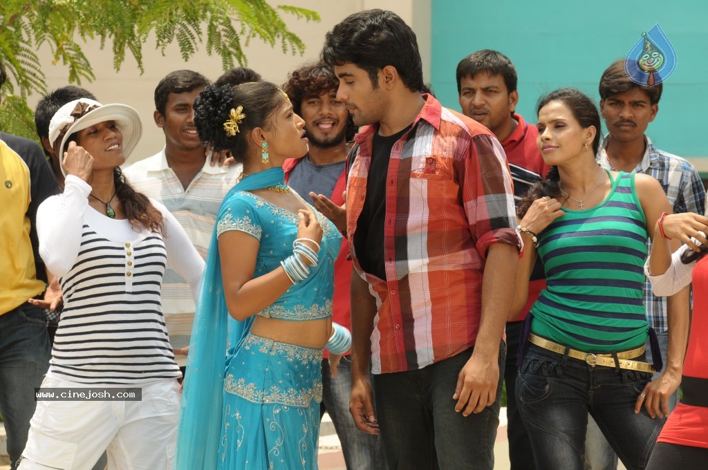 Gandikotalo Movie Stills - 25 / 129 photos