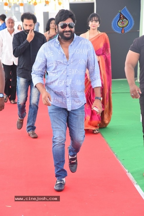 Ganesh Bellamkonda Movie Opening Photos - 21 / 45 photos