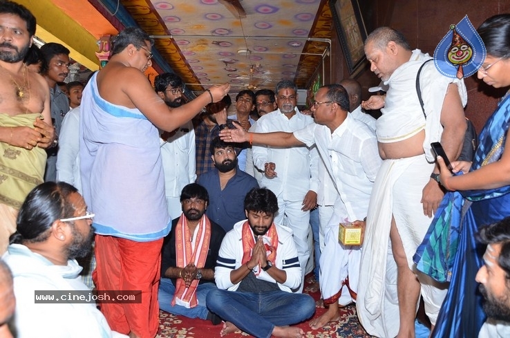 Gang Leader Team at Vijayawada Durga Temple - 3 / 21 photos