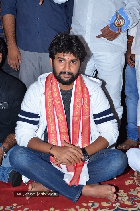 Gang Leader Team at Vijayawada Durga Temple - 7 / 21 photos