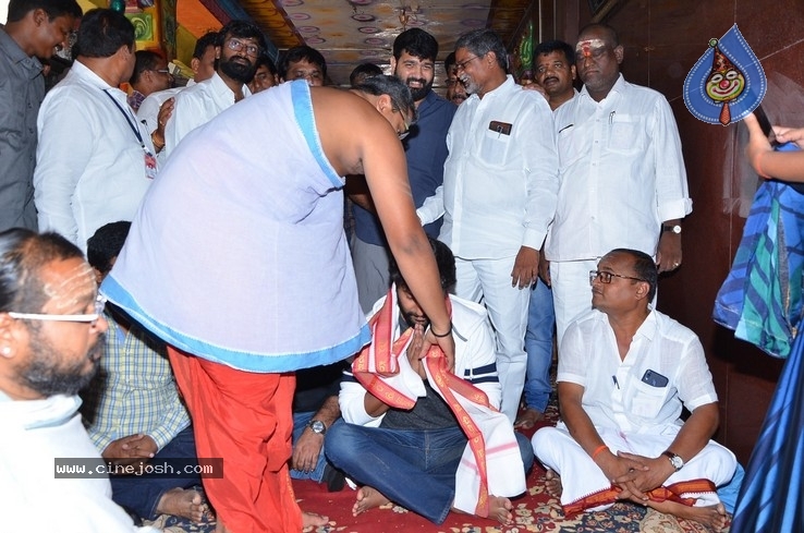 Gang Leader Team at Vijayawada Durga Temple - 9 / 21 photos