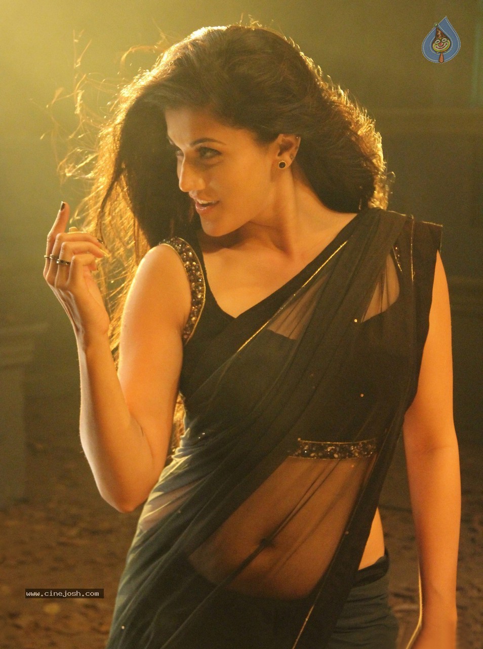 Ganga Movie New Photos - 34 / 35 photos