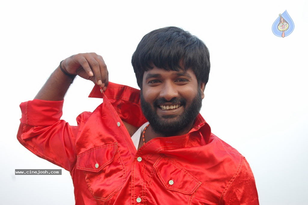 Ganja Koottam Tamil Movie Stills - 33 / 46 photos