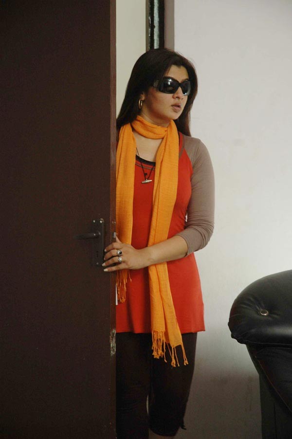 Gentleman - Posani  - 60 / 111 photos