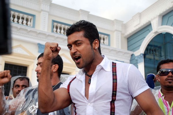 Ghatikudu - Suriya - Nayanatara - 15 / 44 photos