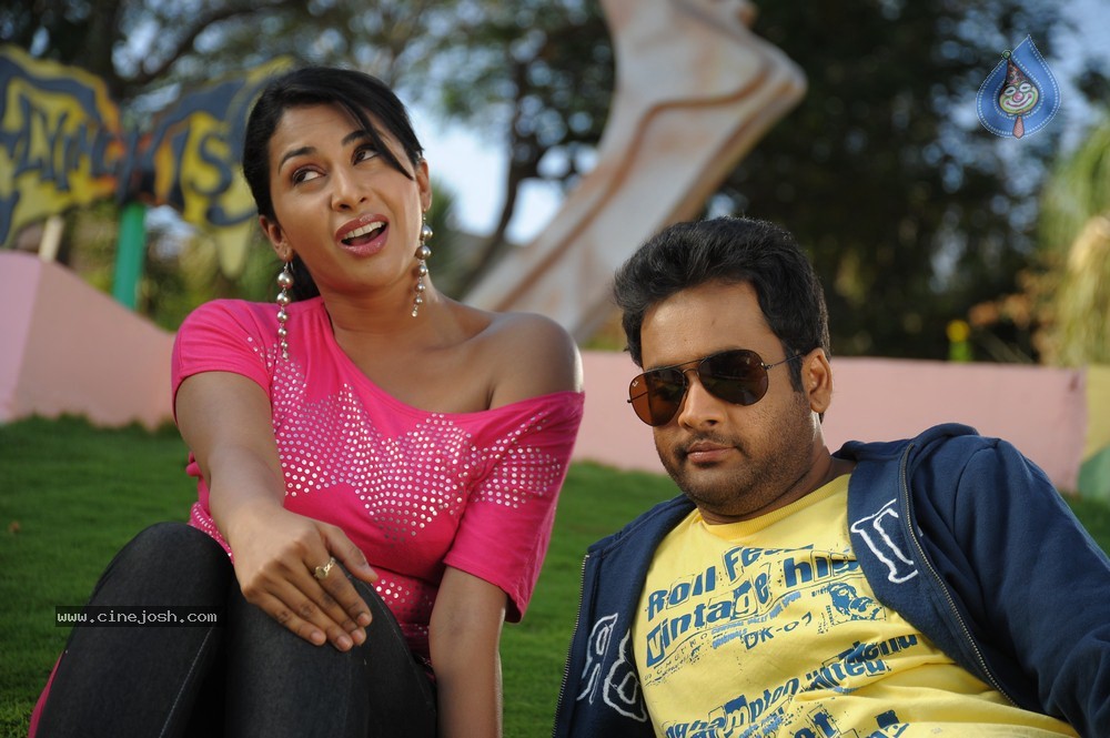 Gola Gola Movie New Stills - 12 / 25 photos