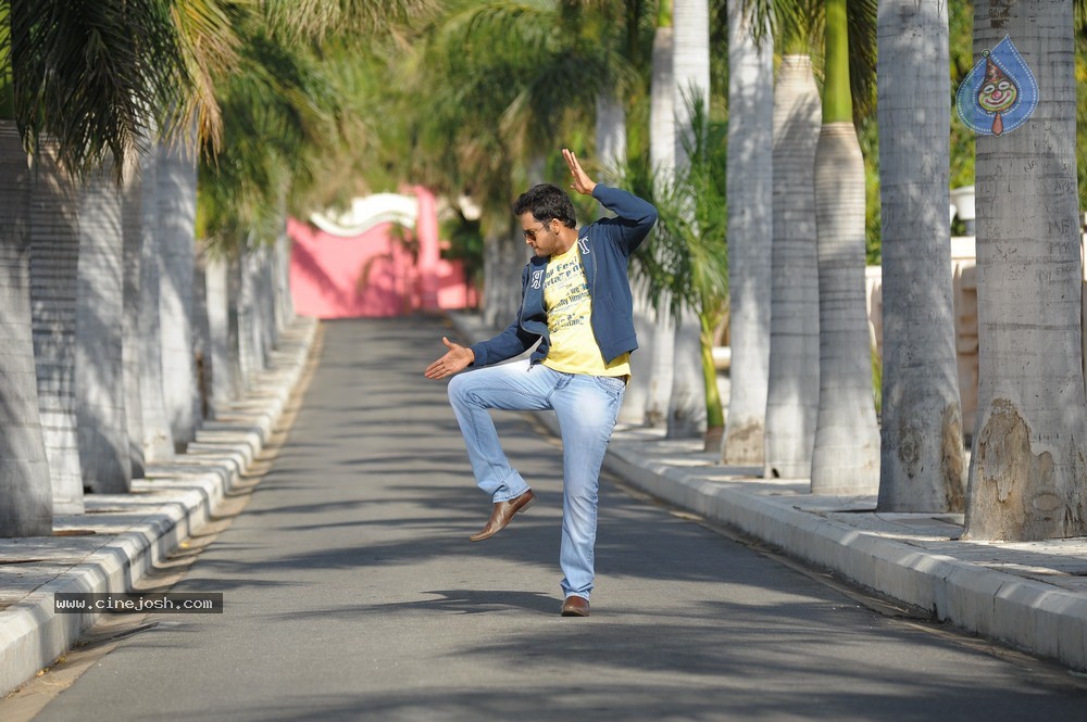 Gola Gola Movie New Stills - 14 / 25 photos