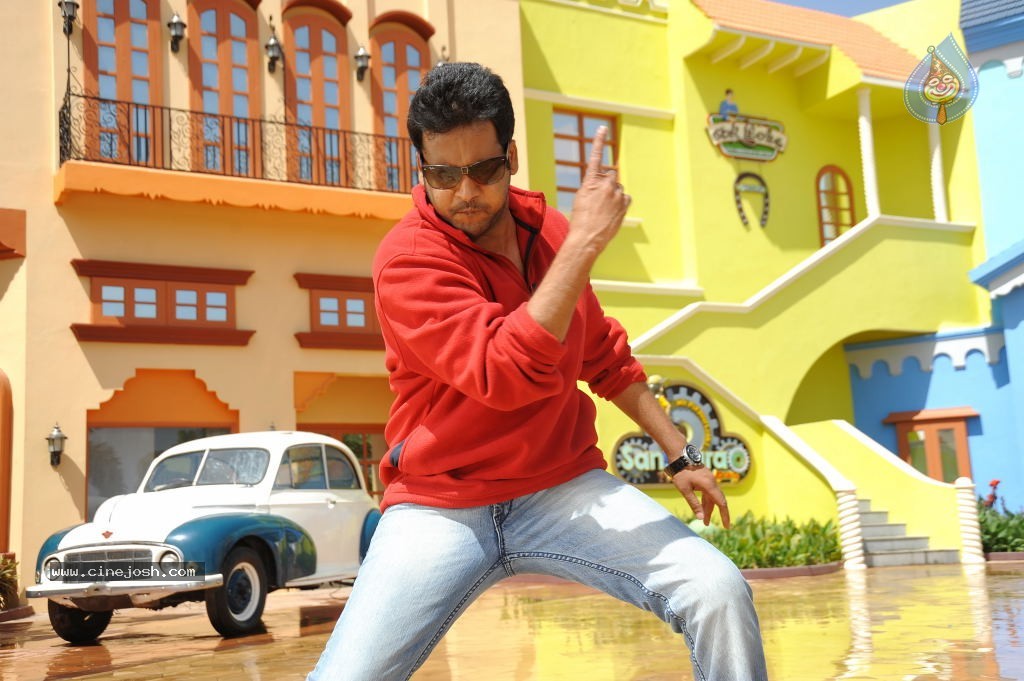 Gola Gola Movie Stills - 11 / 40 photos