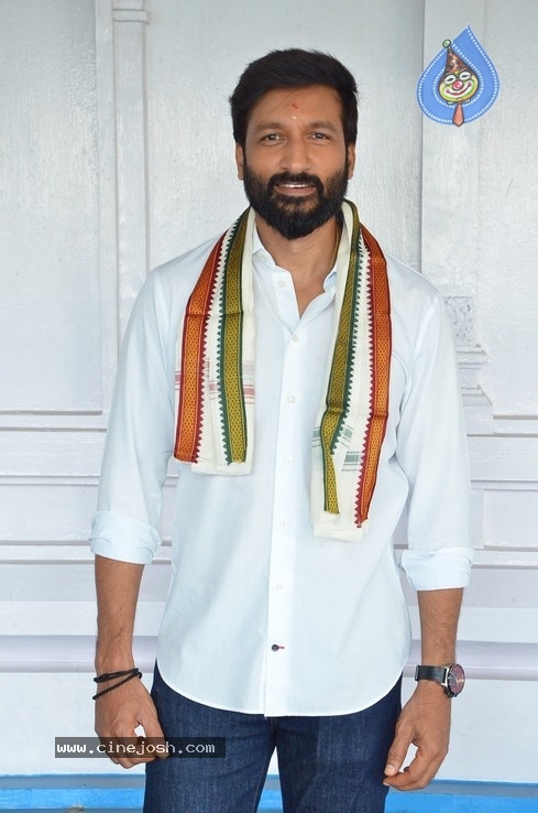 GopiChand New Film Opening Pics - 3 / 20 photos