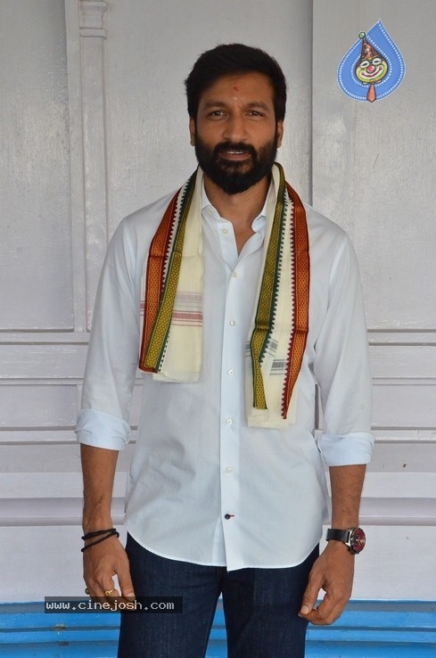 GopiChand New Film Opening Pics - 8 / 20 photos