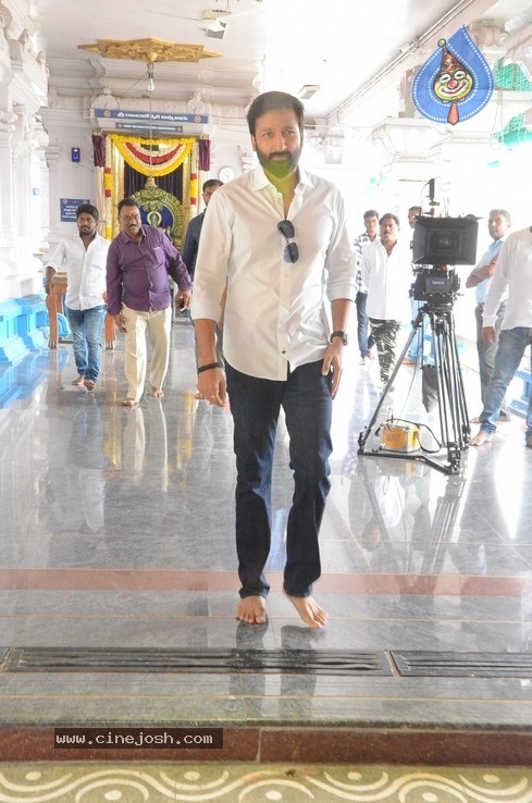 GopiChand New Film Opening Pics - 10 / 20 photos