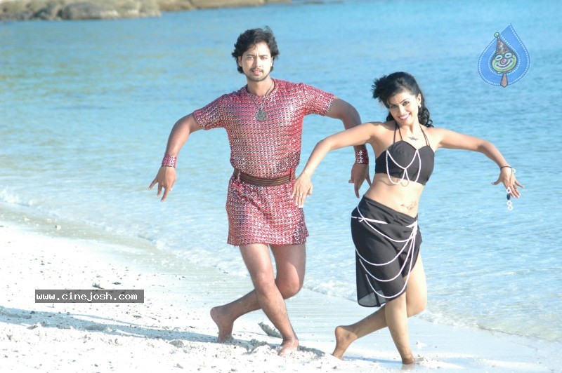 Gudu Gudu Gunjam Movie Stills - 9 / 60 photos