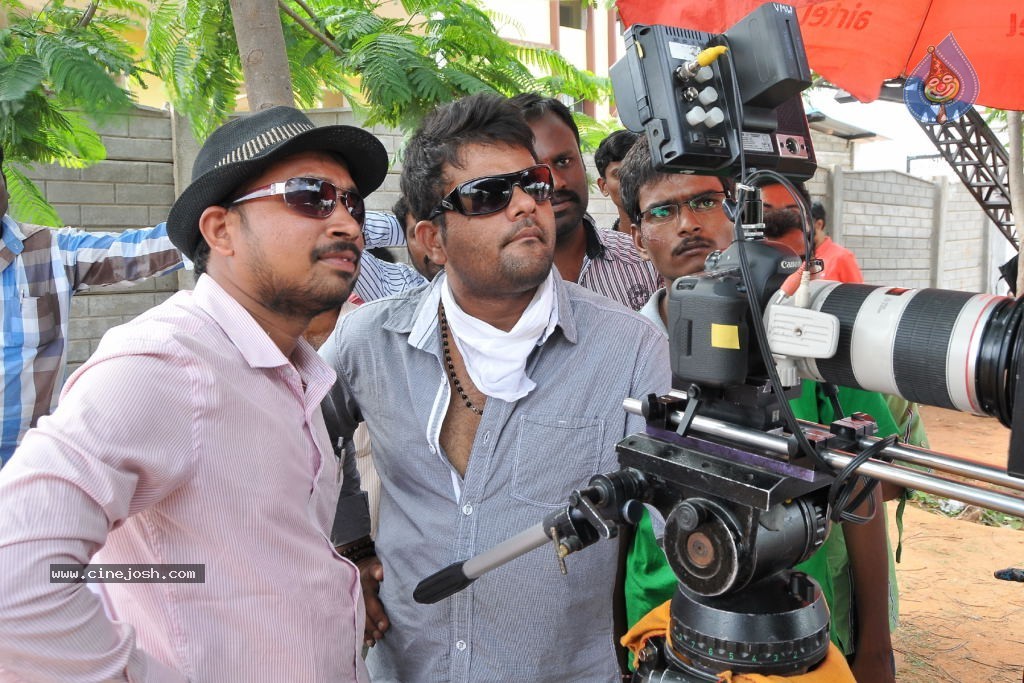 Gulabi Movie Stills n Wallpapers - 28 / 60 photos