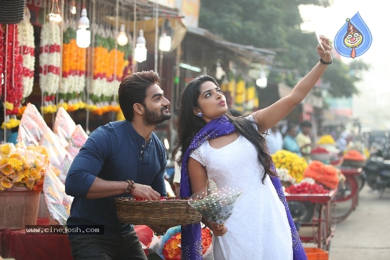 Guna 369 Movie Working Stills - 12 / 18 photos