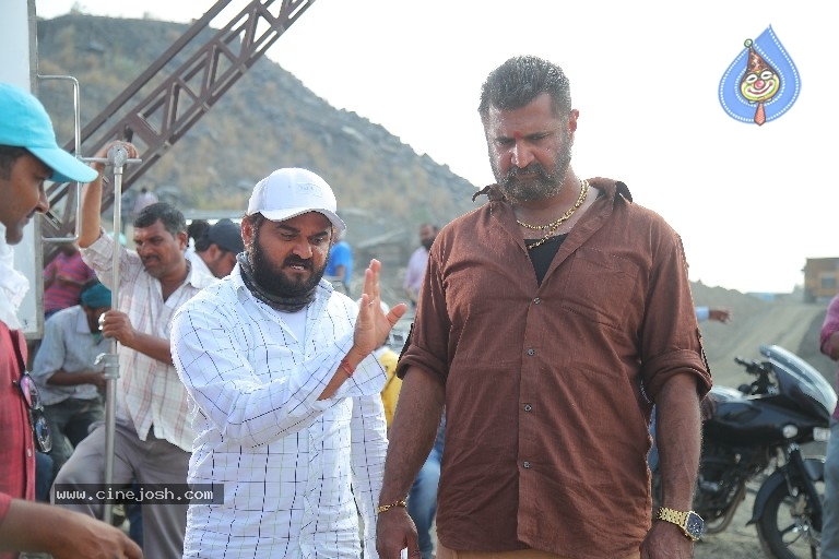 Guna 369 Movie Working Stills - 13 / 18 photos