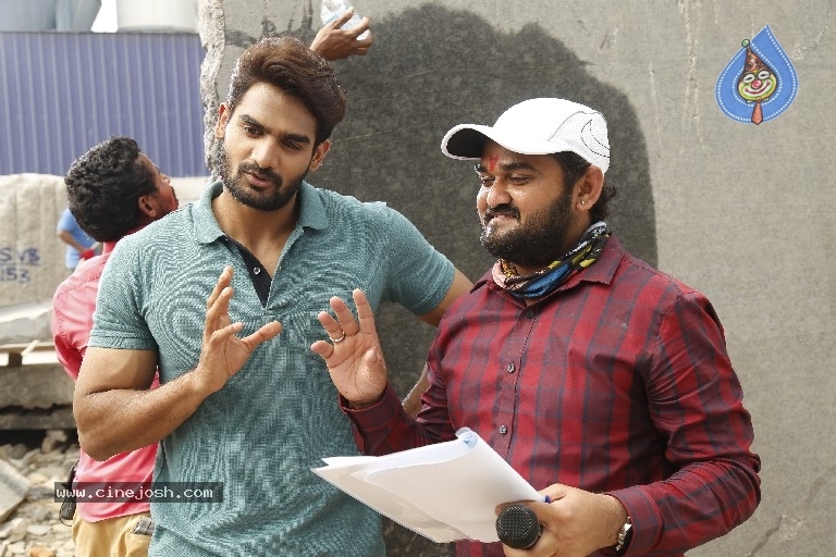 Guna 369 Movie Working Stills - 18 / 18 photos