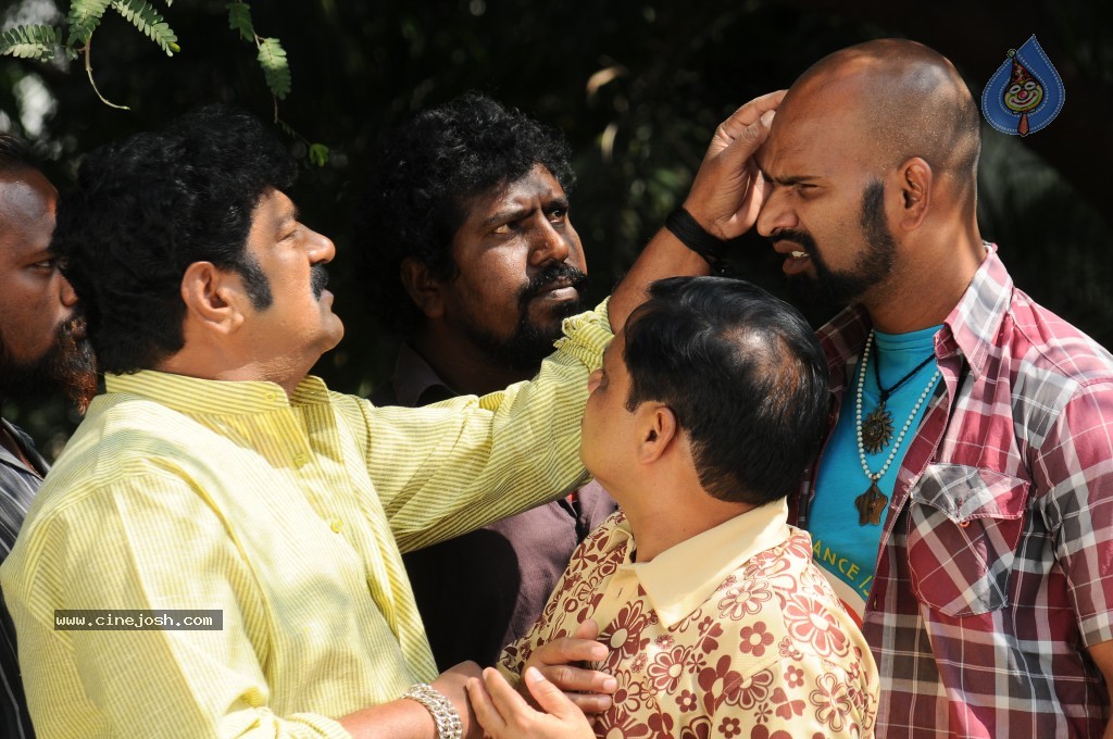 Gunde Jaari Gallanthayyinde New Stills and Walls - 29 / 38 photos