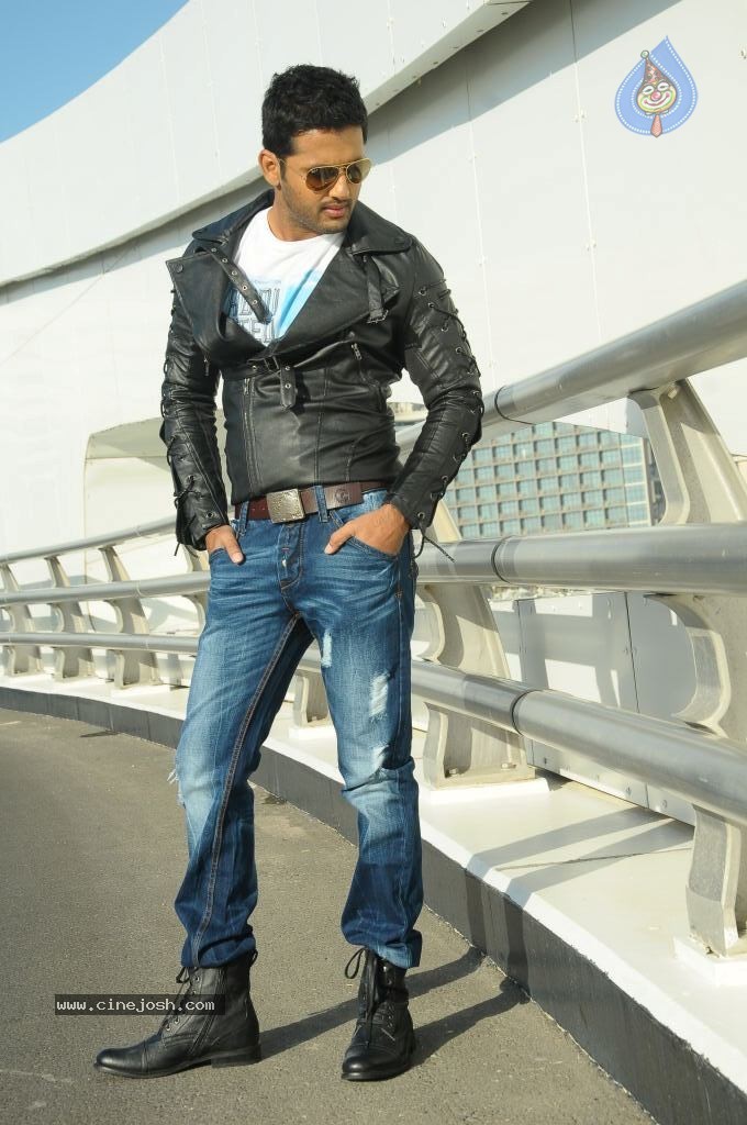Gunde Jaari Gallanthayyinde Stills n Walls - 31 / 74 photos