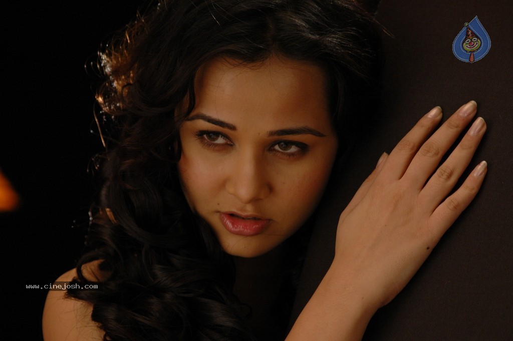 Hari Om Movie Hot Stills - 13 / 41 photos