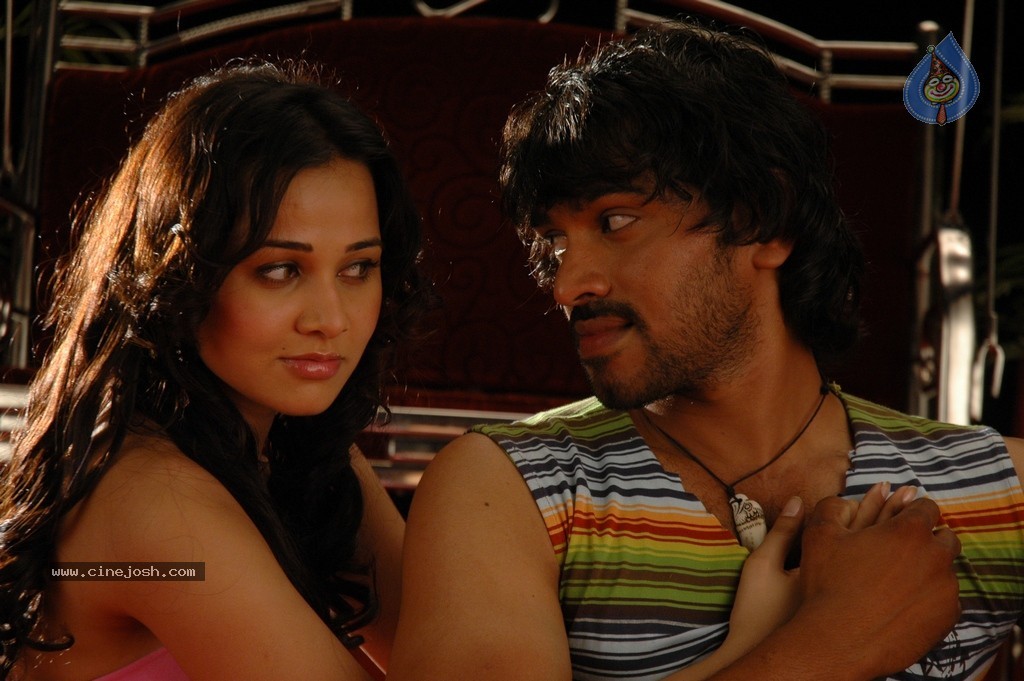 Hari Om Movie Hot Stills - 39 / 41 photos