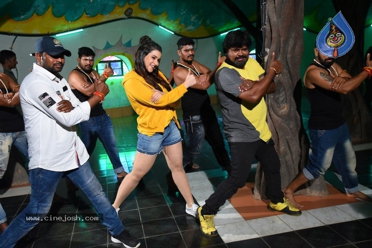 Hi 5 Movie Shooting  Pics - 5 / 21 photos