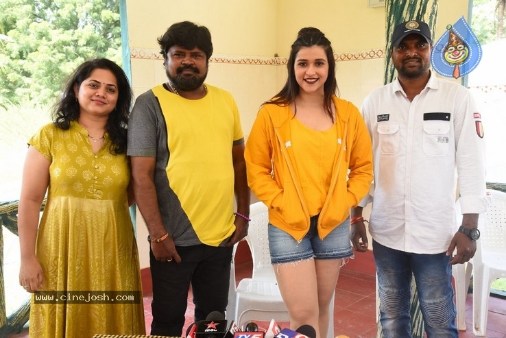 Hi 5 Movie Shooting  Pics - 12 / 21 photos