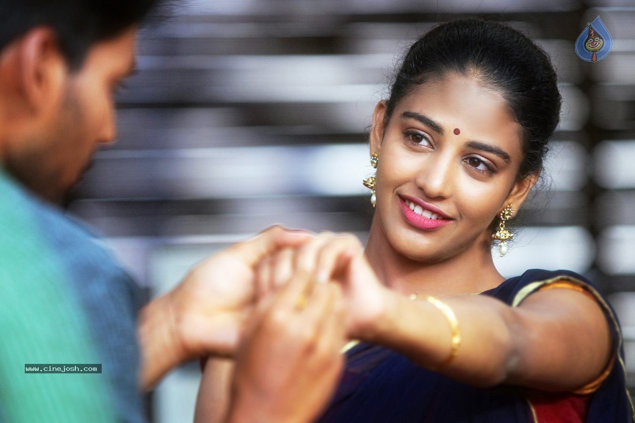 Horahori Movie Stills - 5 / 11 photos