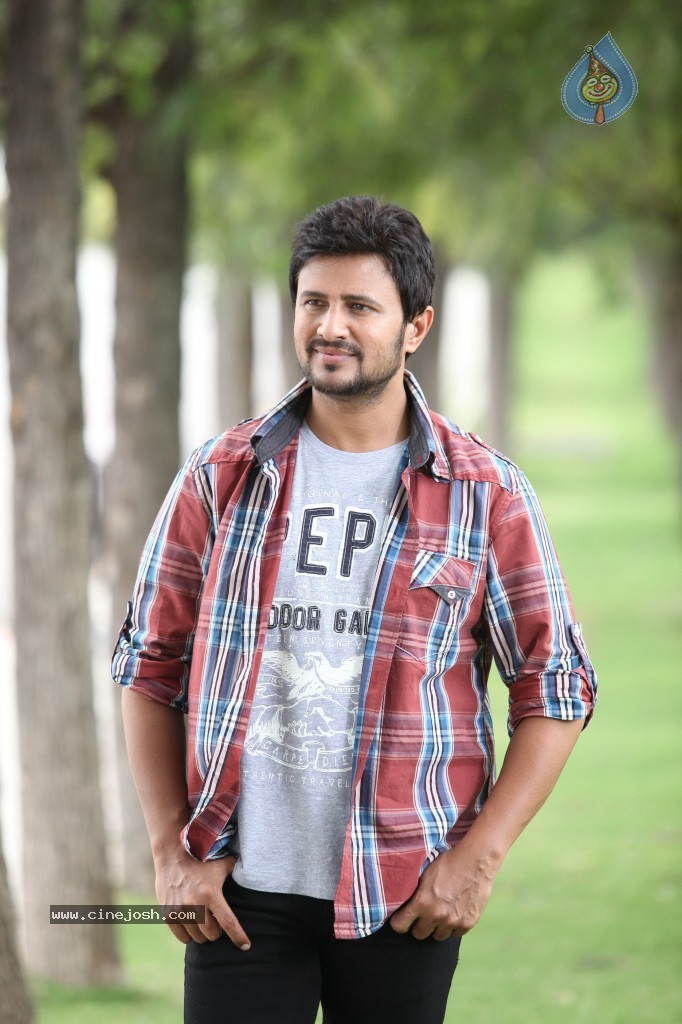 Hostel Days Movie Hot Stills - 66 / 92 photos