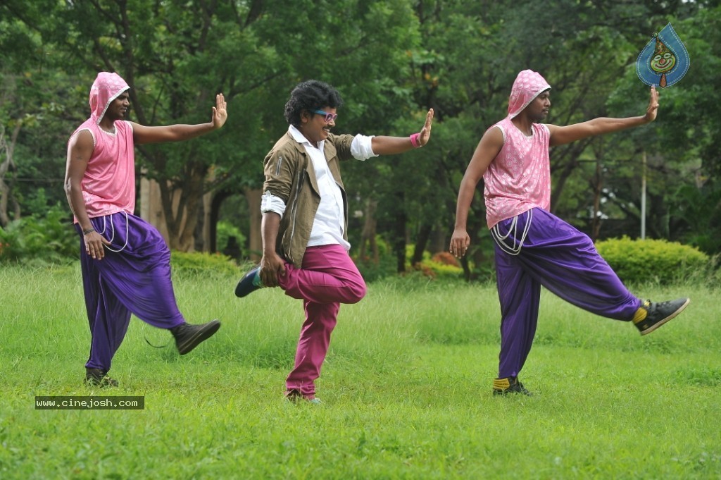 Hrudaya Kaleyam Stills n Walls  - 1 / 22 photos