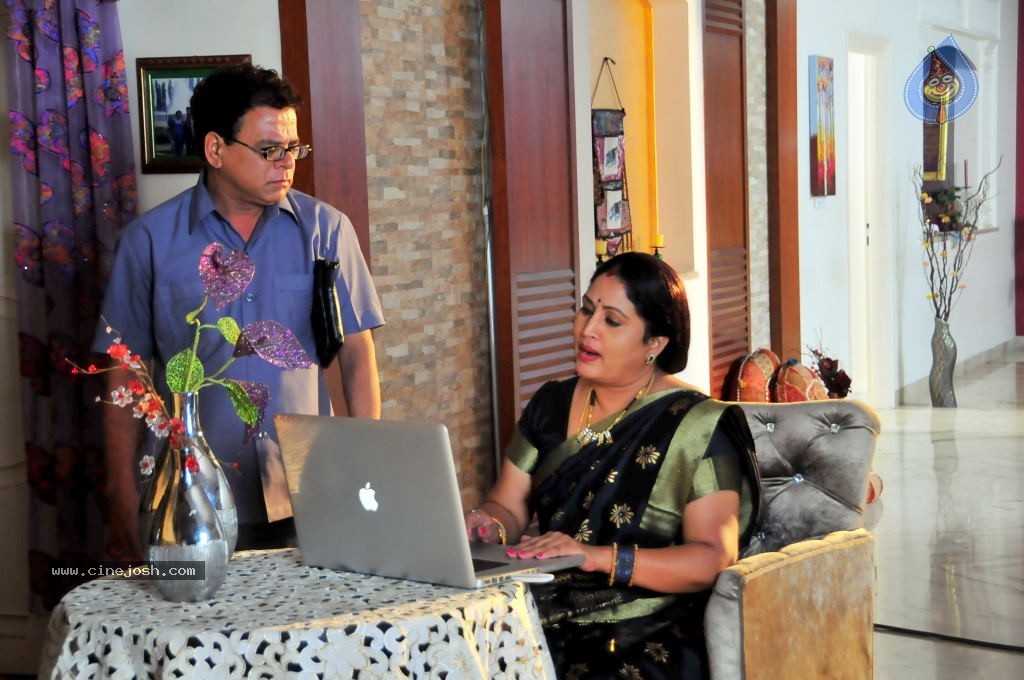 Hrudayam Ekkadaundi Movie New Stills - 12 / 20 photos
