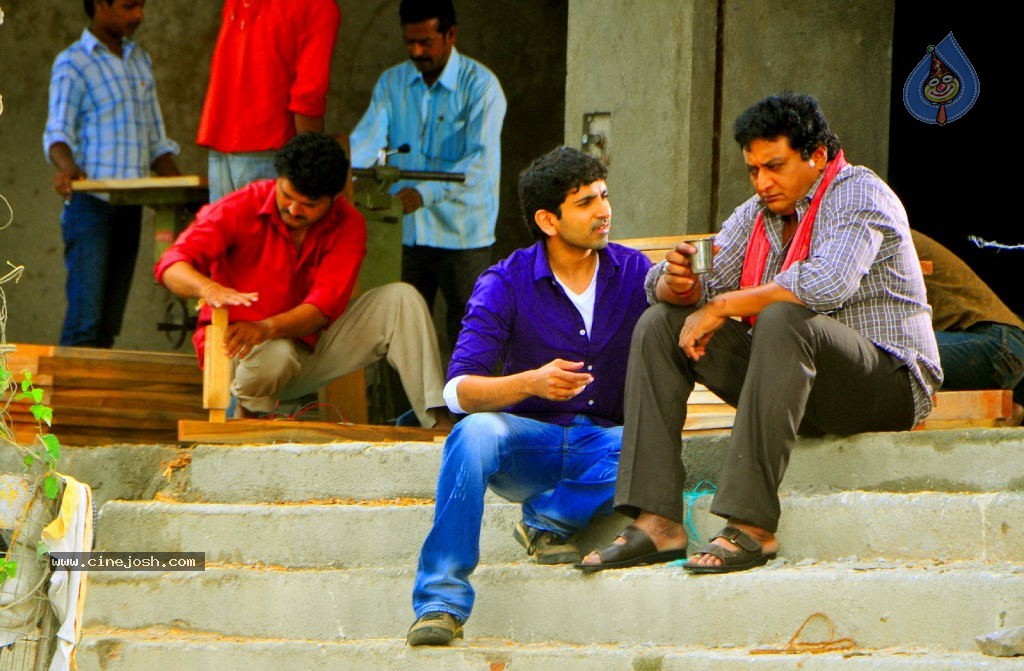 Hrudayam Ekkadunnadi Stills n Walls - 22 / 30 photos