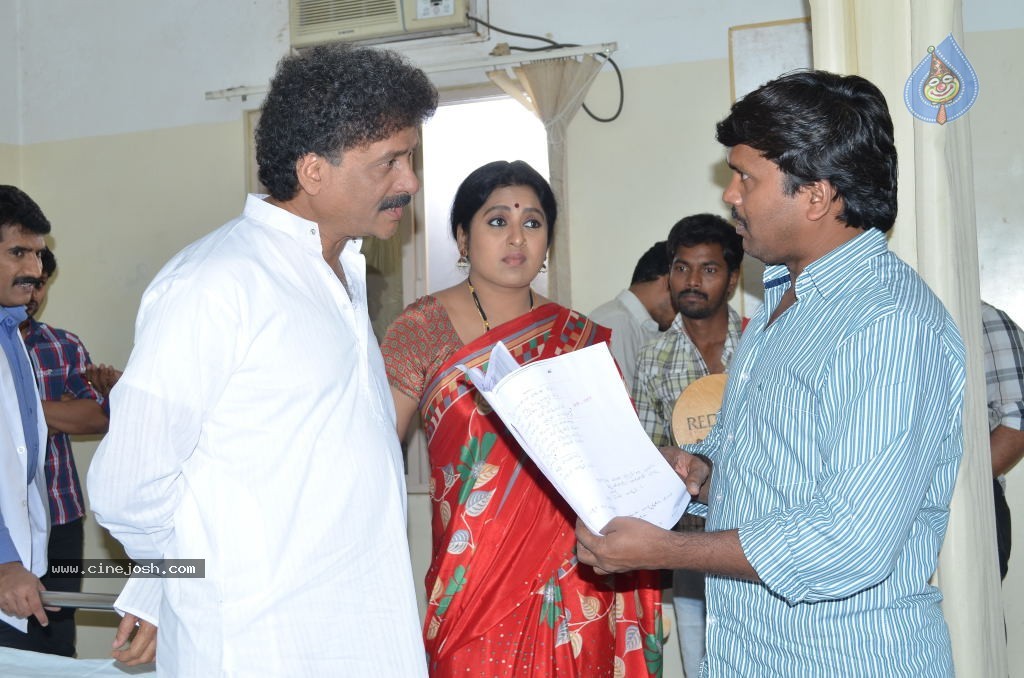 Hyderabad Love Story Working stills - 21 / 48 photos