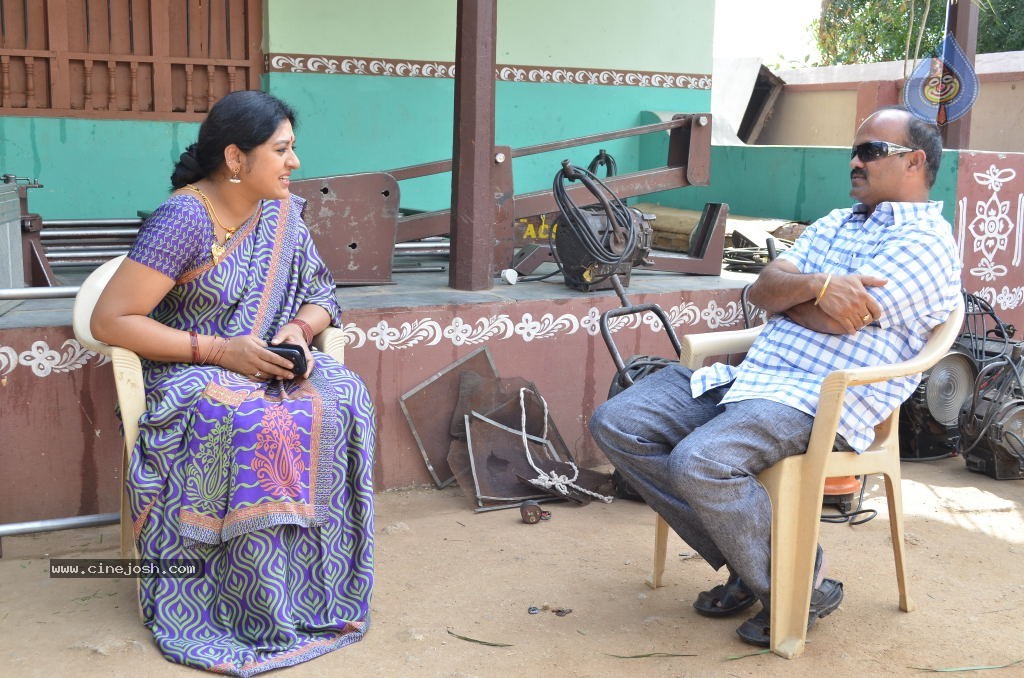 Hyderabad Love Story Working stills - 46 / 48 photos