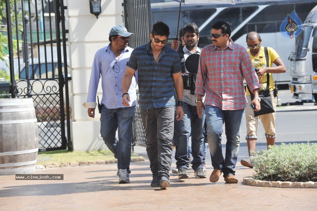 Iddarammayilatho Movie Working Stills - 1 / 9 photos