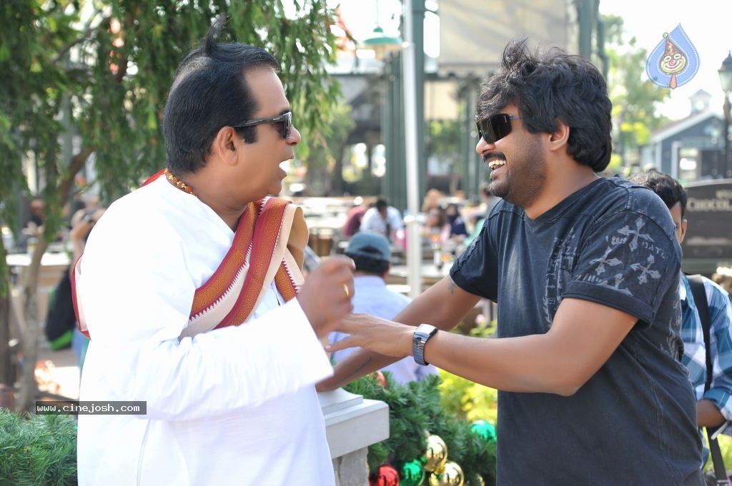 Iddarammayilatho Movie Working Stills - 7 / 9 photos