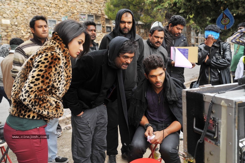 Iddarammayilatho Movie Working Stills - 8 / 9 photos