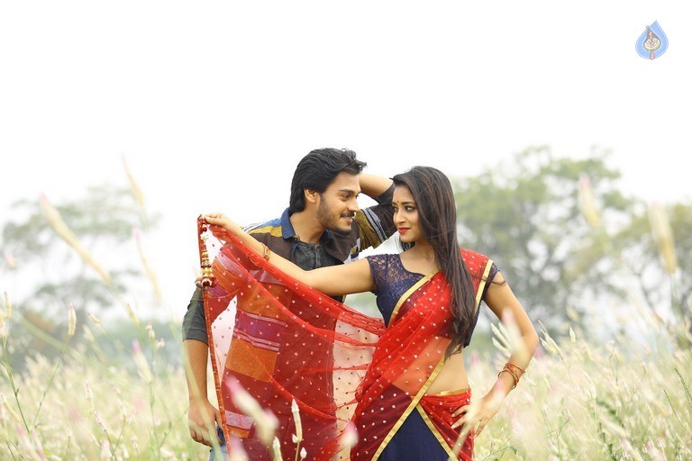 Iddari Madhya 18 Movie Photos and Posters - 4 / 31 photos