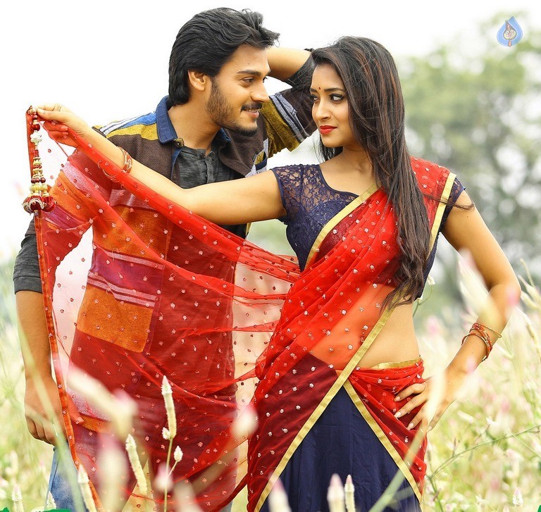 Iddari Madhya 18 Movie Photos and Posters - 18 / 31 photos