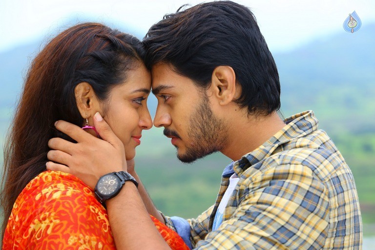 Iddari Madhya 18 Movie Stills - 33 / 46 photos