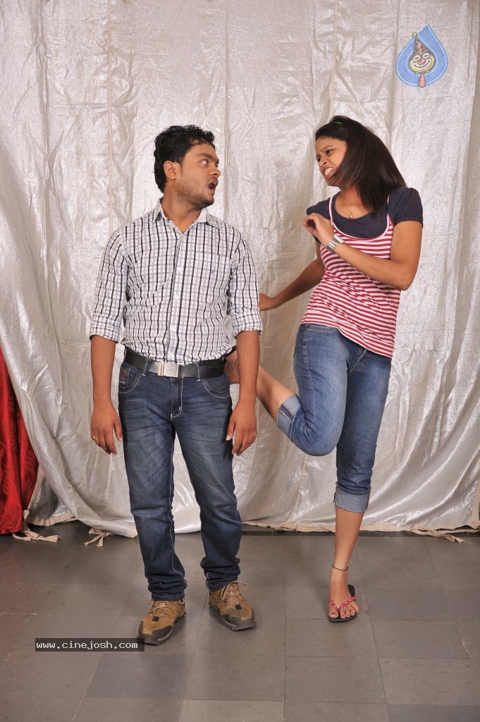 Iddarilo Modalaindi Movie Stills - 45 / 56 photos