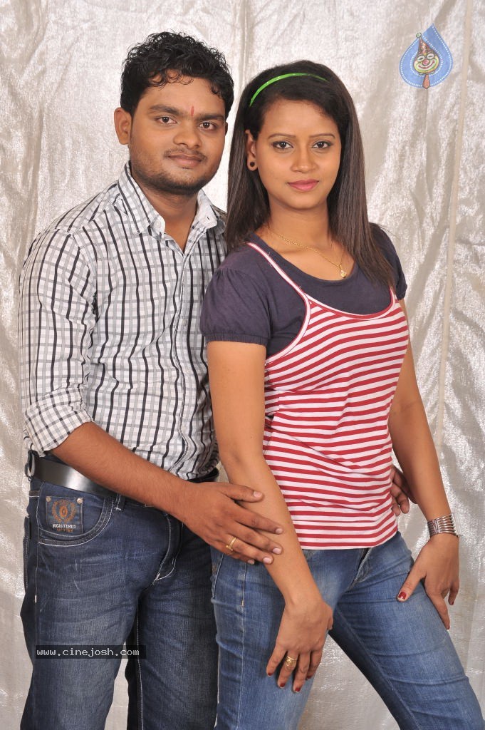 Iddarilo Modalaindi Movie Stills - 50 / 56 photos