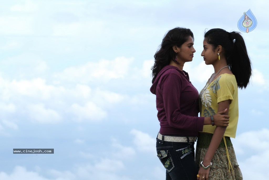 Iddaru Bhamala Kougili Movie Stills  - 21 / 30 photos
