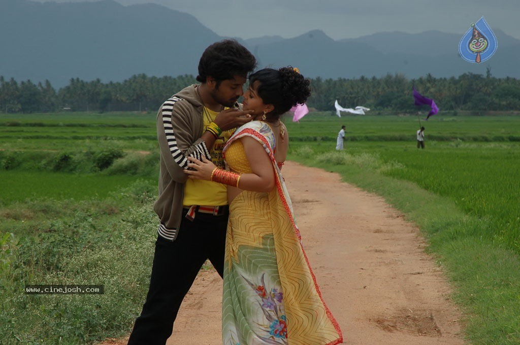 Idhayam Thiraiarangam Tamil Movie Stills - 27 / 74 photos
