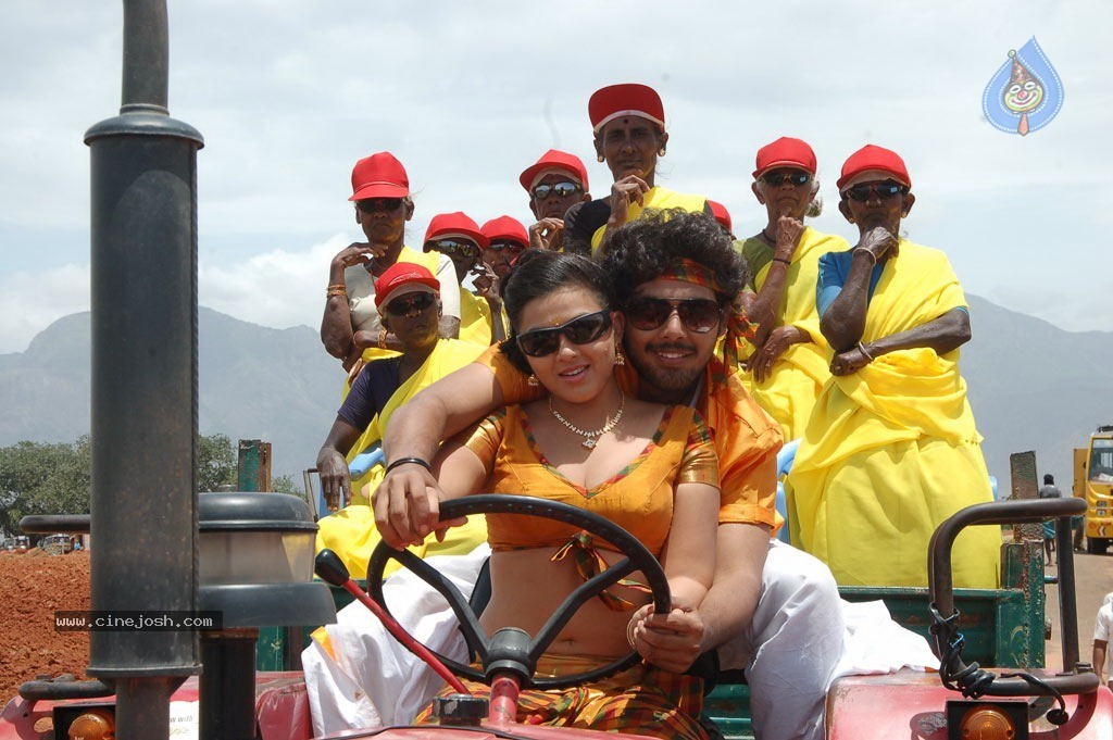 Idhayam Thiraiarangam Tamil Movie Stills - 29 / 74 photos
